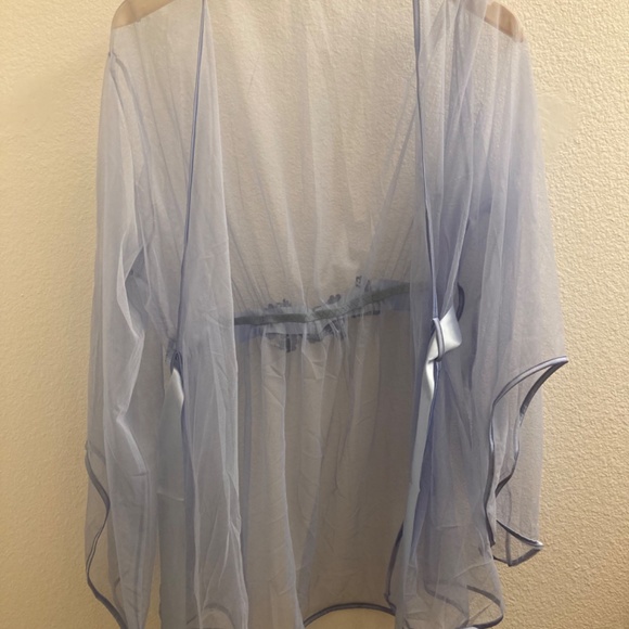 Blue robe - Picture 2 of 4